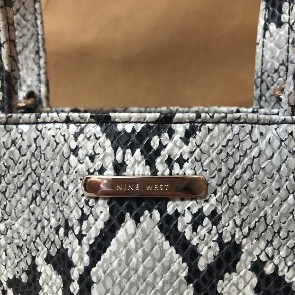 Nine West | Vintage Y2K Mini Boxy Square Crossbody Snakeskin Python Print Purse - Picture 3 of 11